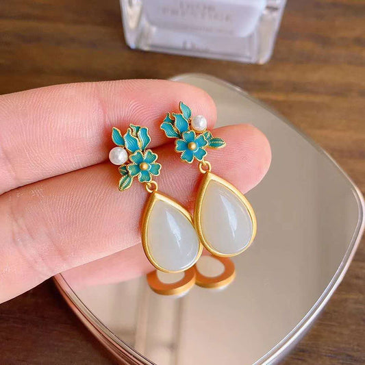 Elegant Gold Earring for Every Occasion