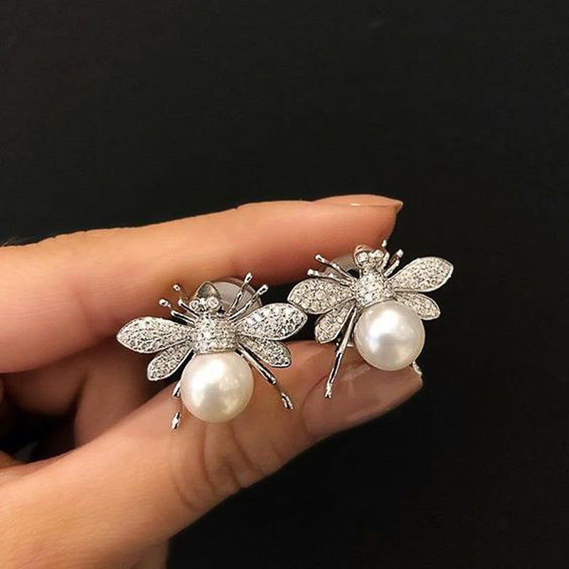 Romantic Pearl Earring for Special Moments