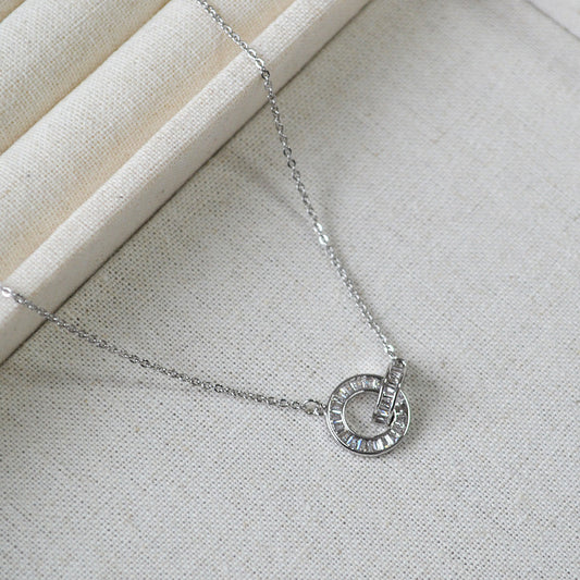 Classic Gold Necklace with Timeless Appeal