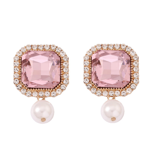 Charming Earring for Any Occasion