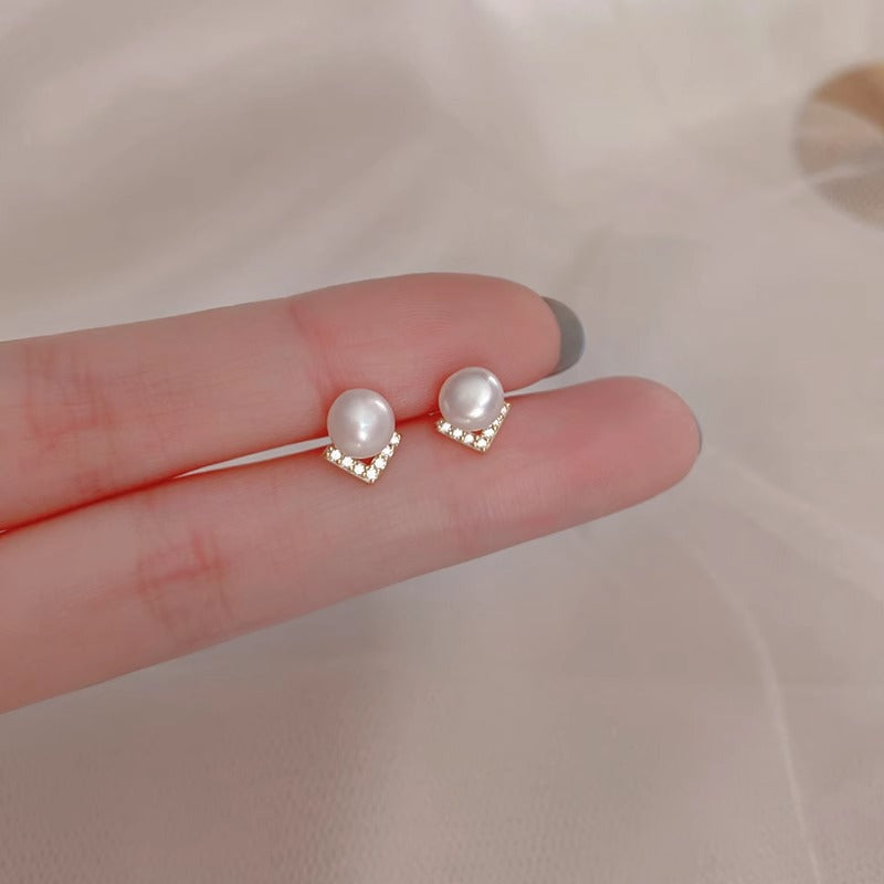 Romantic Pearl Earring for Special Moments