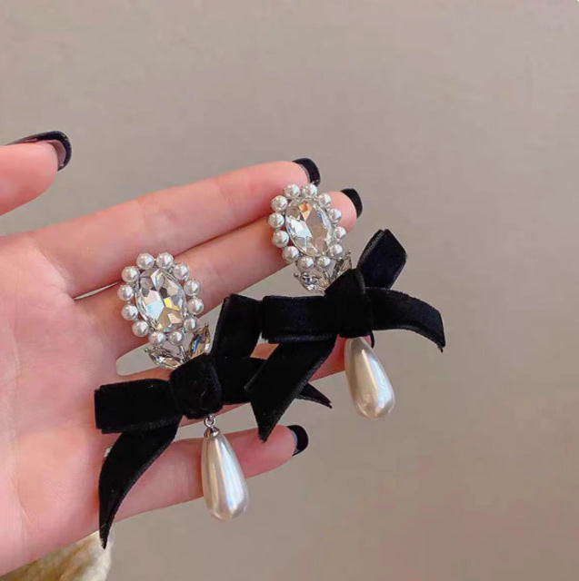 Charming Pearl Earring for Any Occasion