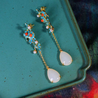 Romantic Silver Earring for Special Moments