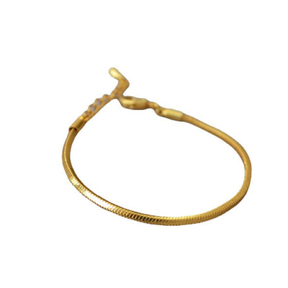 Romantic Gold Bracelet for Special Moments