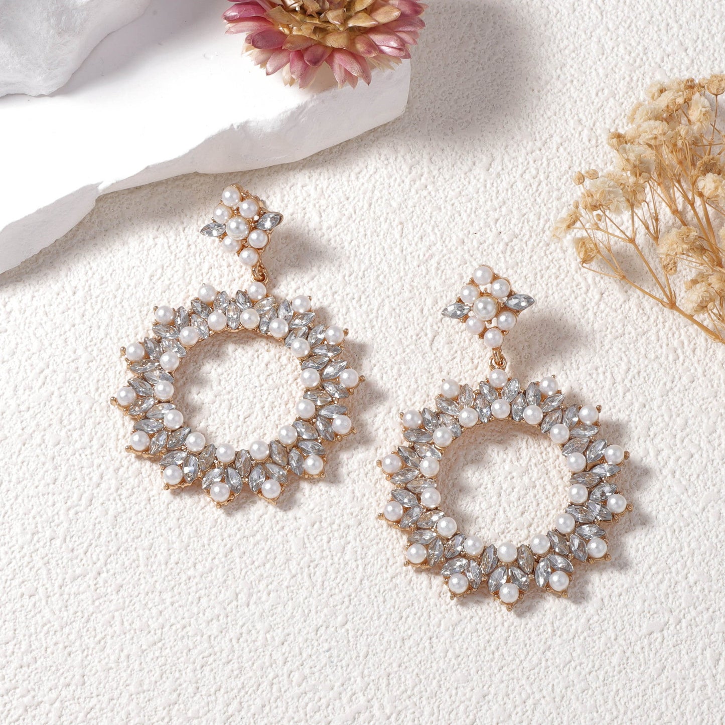 Romantic Pearl Earring for Special Moments