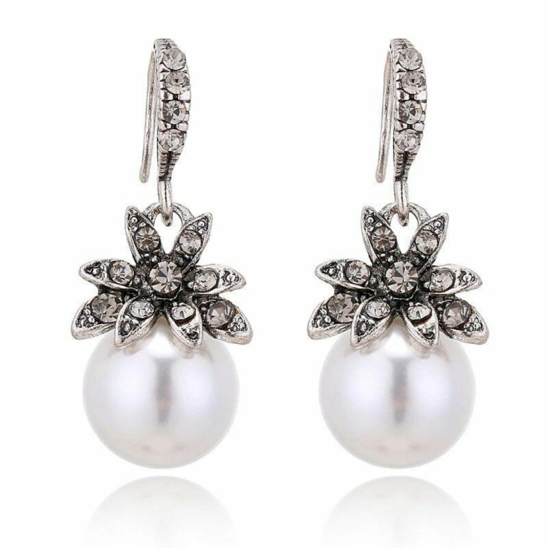 Charming Pearl Earring for Any Occasion