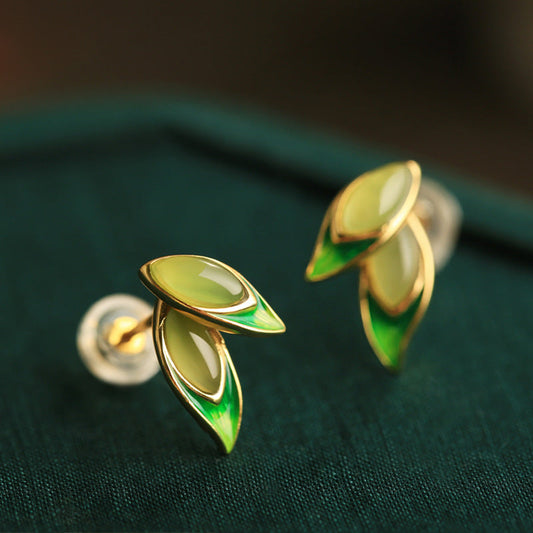 Romantic Silver Earring for Special Moments