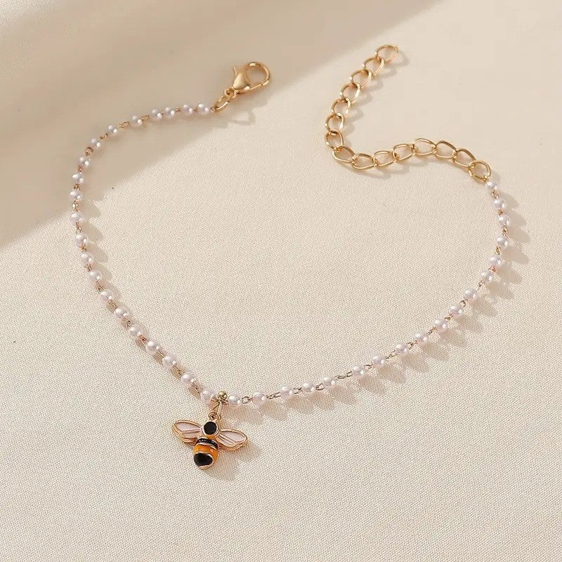 Classic Pearl Necklace with Timeless Appeal
