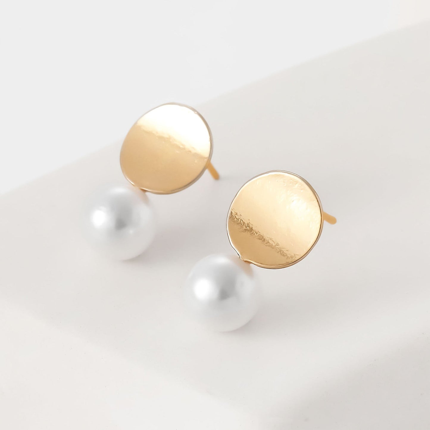 Romantic Gold Necklace for Special Moments