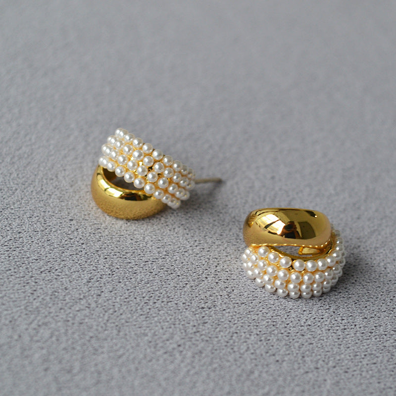 Beautiful Gold Earring with Unique Style