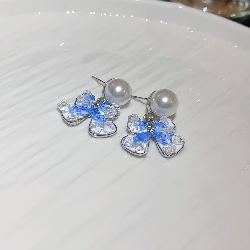 Classic Pearl Earring with Timeless Appeal