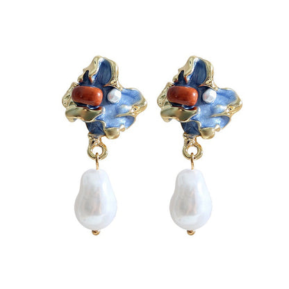 Charming Pearl Earring for Any Occasion