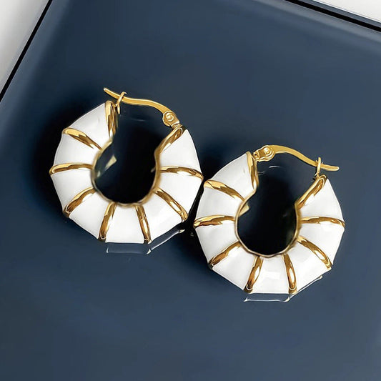 Charming Piece for Any Occasion