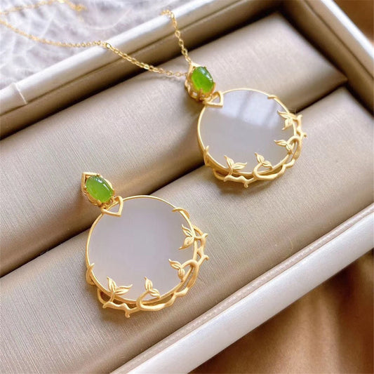 Charming Gold Necklace for Any Occasion