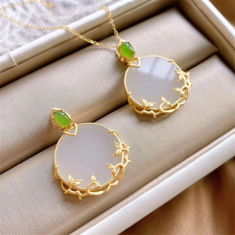 Charming Gold Necklace for Any Occasion