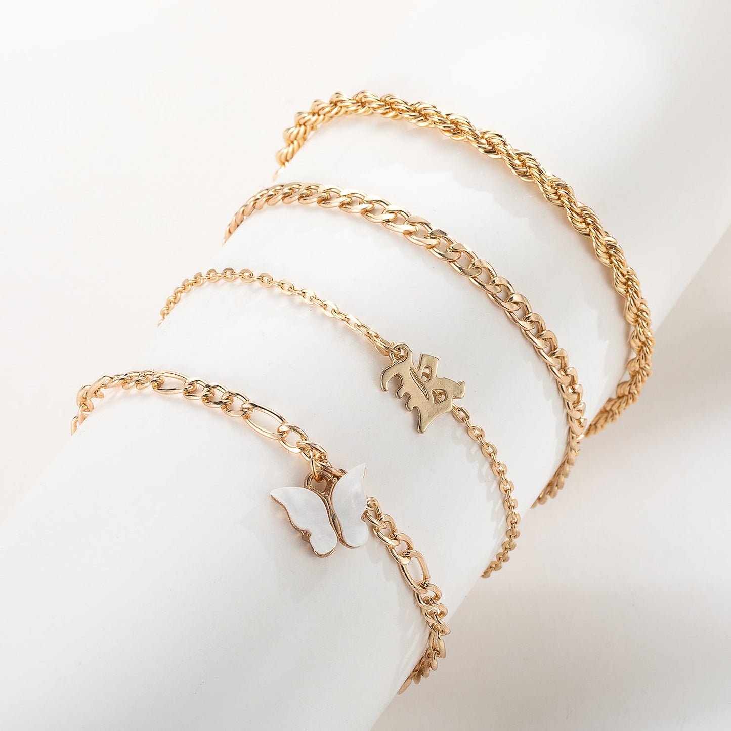 Beautiful Gold Set with Unique Style