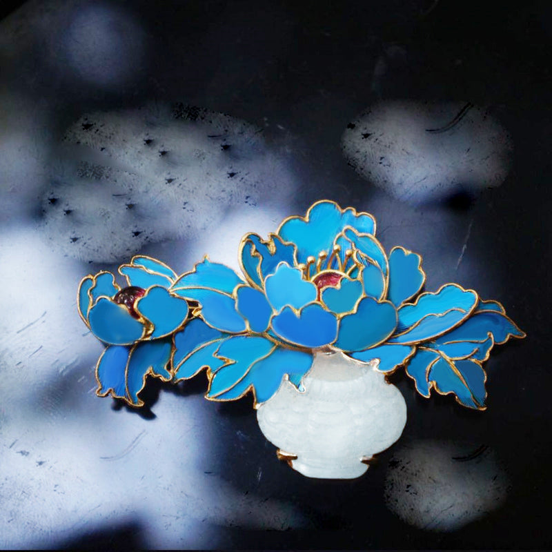 Beautiful Gold Piece with Unique Style