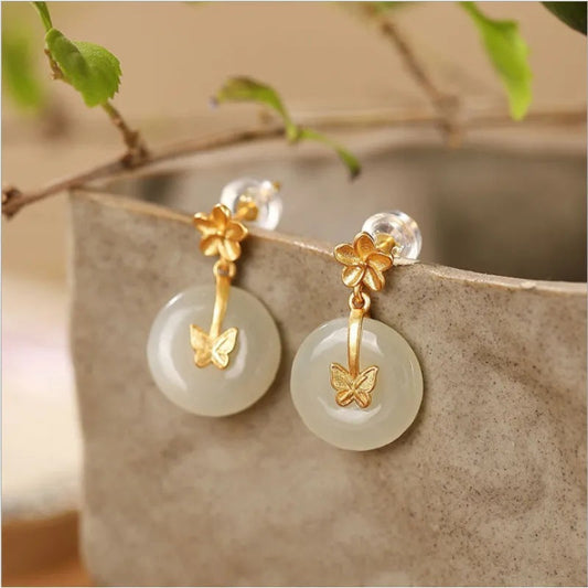 Charming Gold Earring for Any Occasion