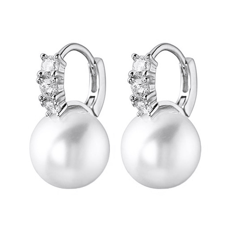 Classic Pearl Earring with Timeless Appeal