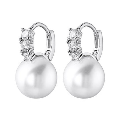 Classic Pearl Earring with Timeless Appeal