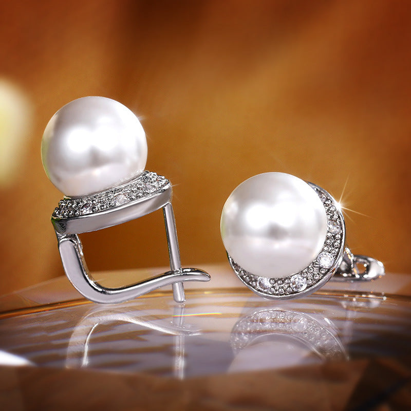 Beautiful Pearl Earring with Unique Style