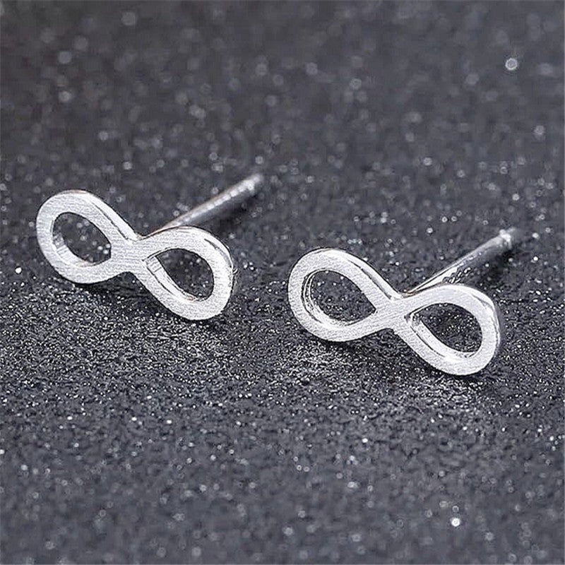 Charming Silver Earring for Any Occasion