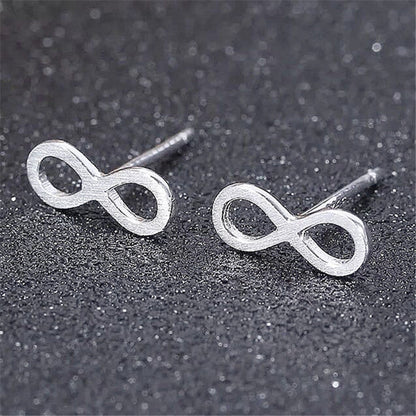Charming Silver Earring for Any Occasion