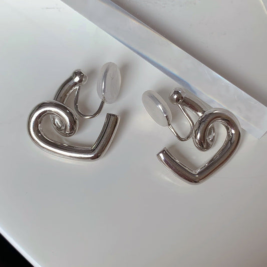 Romantic Silver Earring for Special Moments