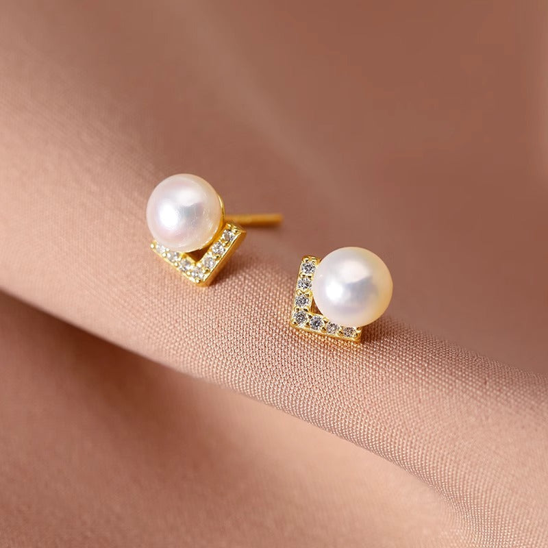 Romantic Pearl Earring for Special Moments