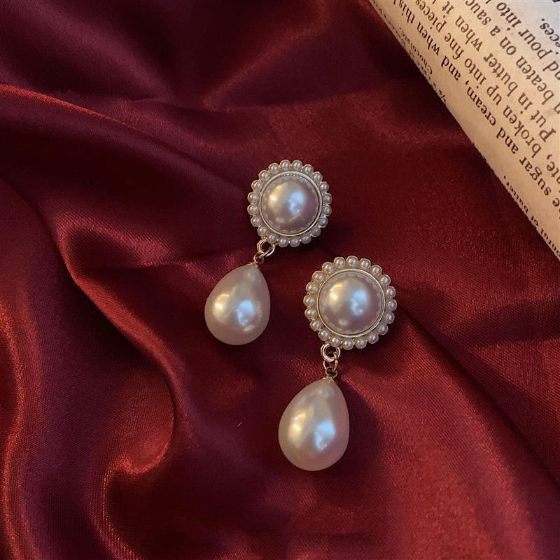 Stunning Pearl Earring for Daily Wear
