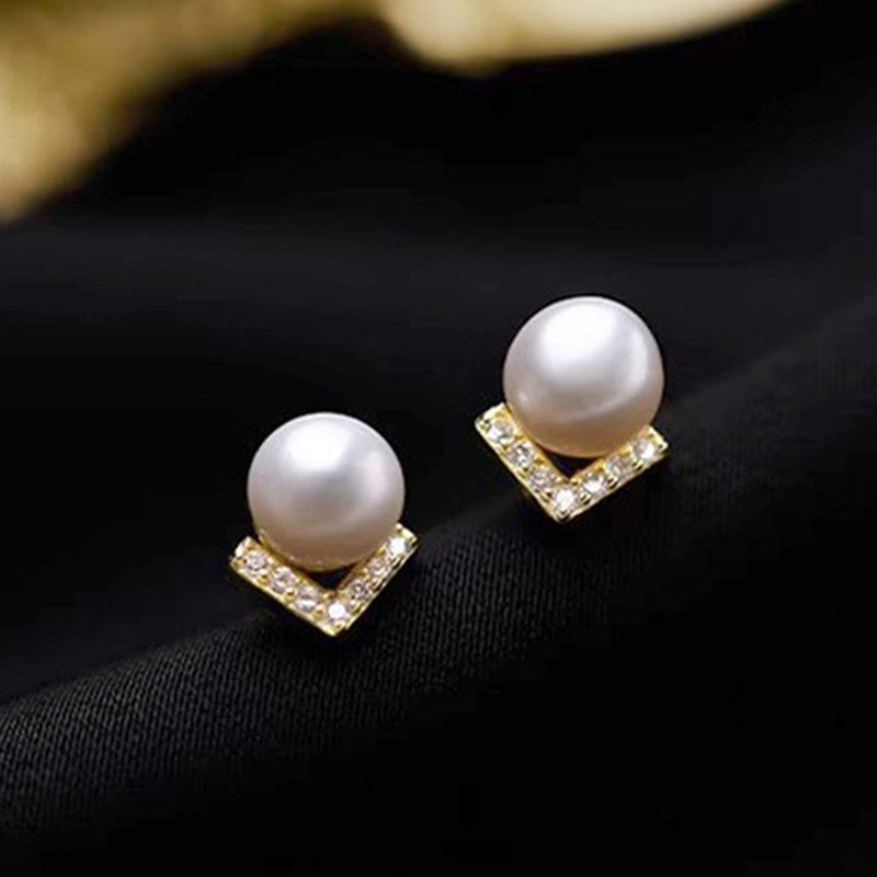 Charming Pearl Earring for Any Occasion