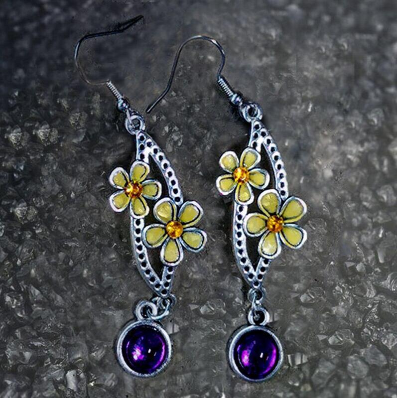 Romantic Silver Earring for Special Moments