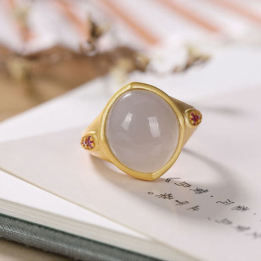 Classic Gold Ring with Timeless Appeal