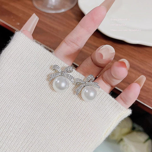 Charming Pearl Earring for Any Occasion