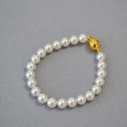 Classic Pearl Necklace with Timeless Appeal