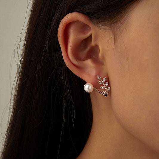Charming Silver Earring for Any Occasion