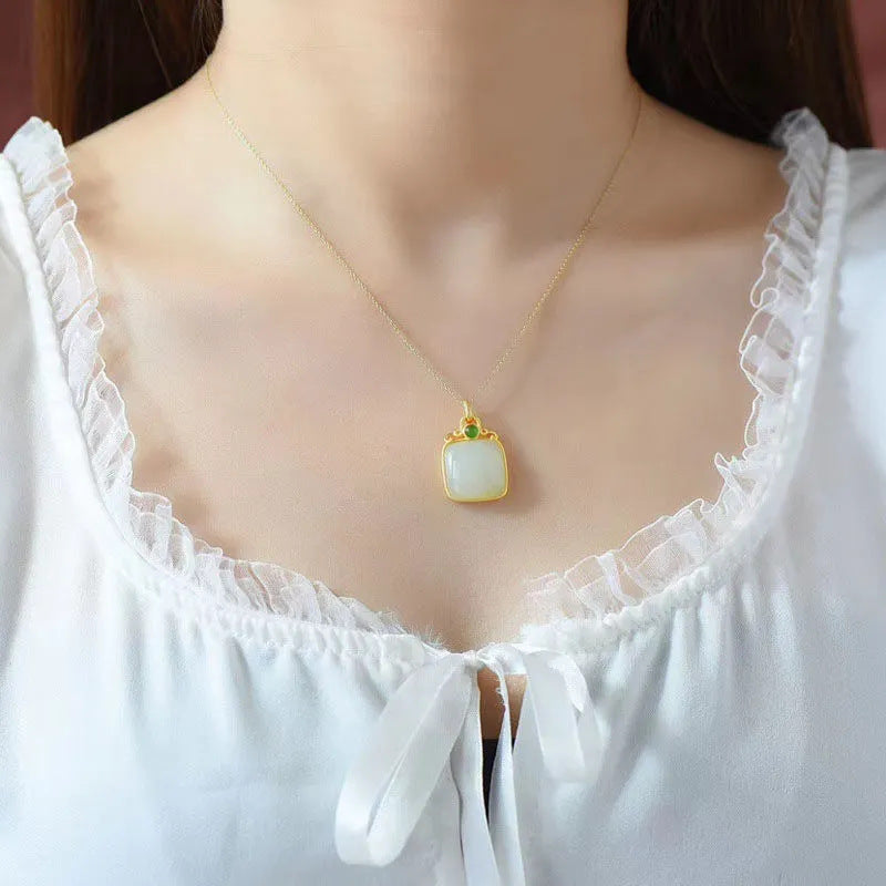 Stunning Necklace for Daily Wear