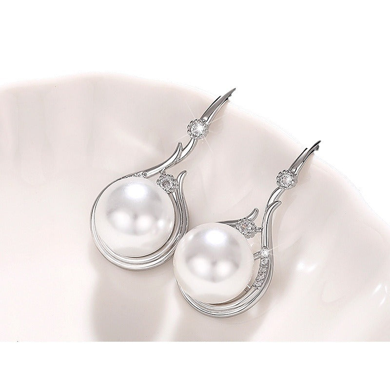 Charming Pearl Earring for Any Occasion