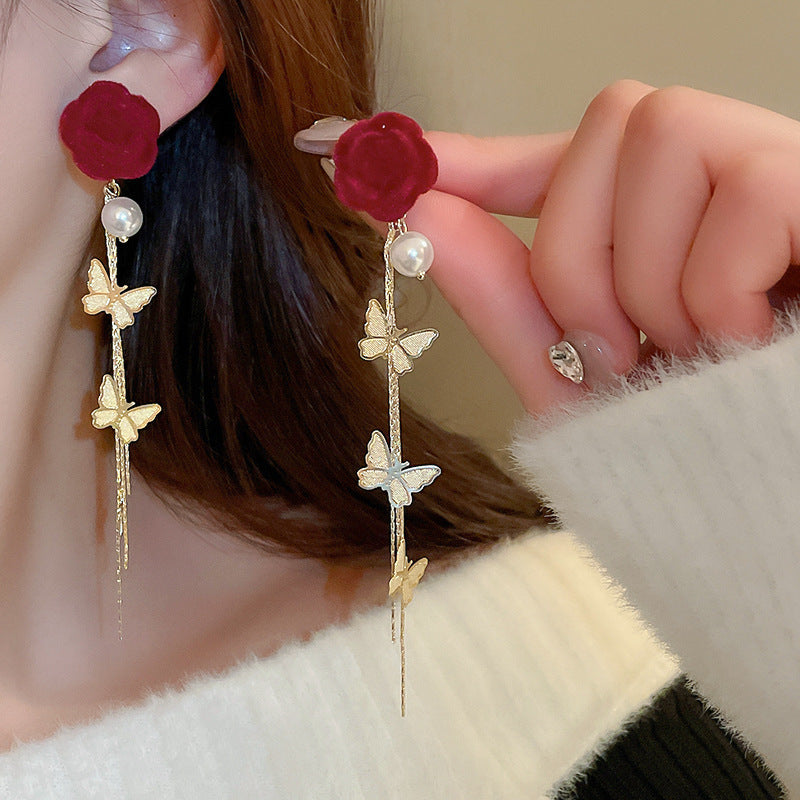 Beautiful Pearl Earring with Unique Style
