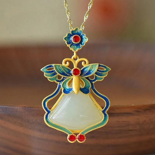 Beautiful Silver Necklace with Unique Style