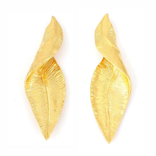 Beautiful Gold Earring with Unique Style