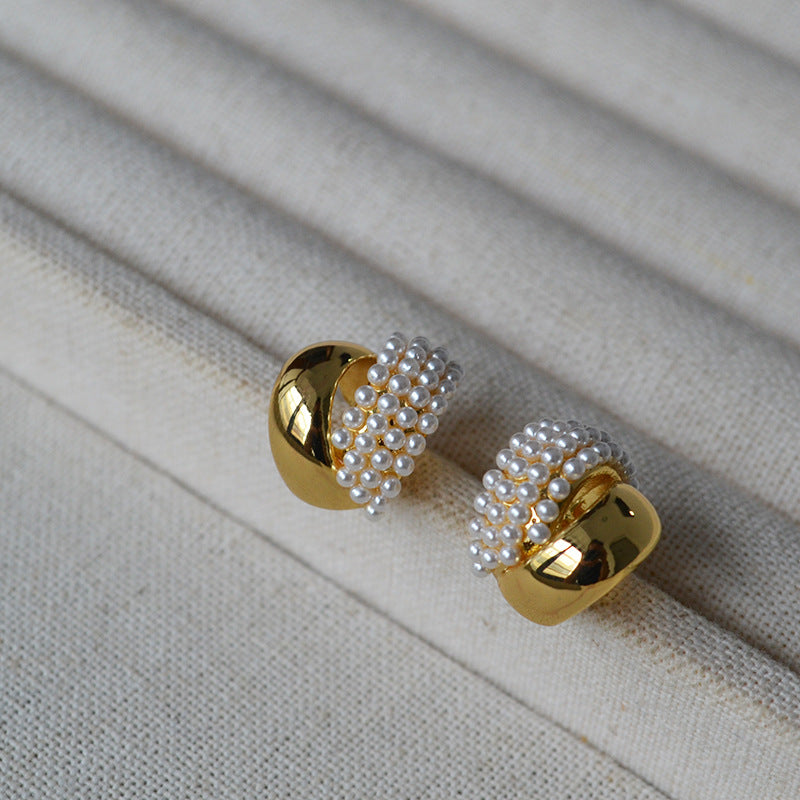 Beautiful Gold Earring with Unique Style