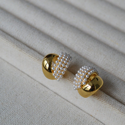 Beautiful Gold Earring with Unique Style