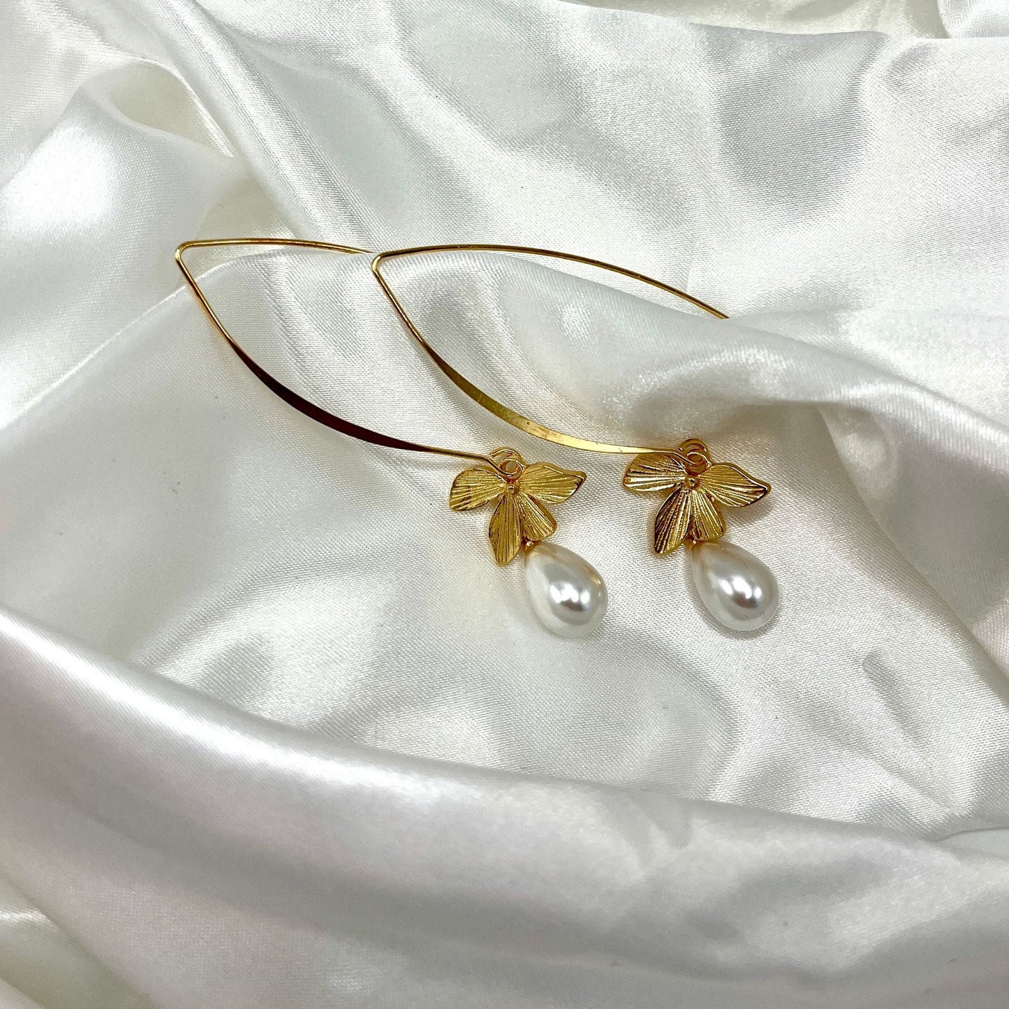 Classic Pearl Earring with Timeless Appeal