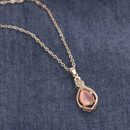 Classic Gold Necklace with Timeless Appeal