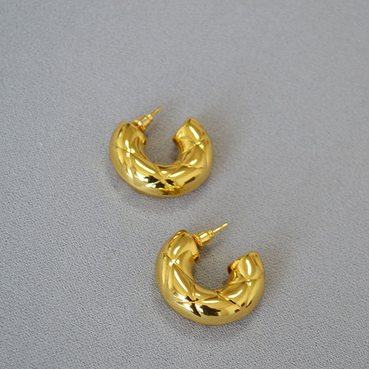 Stunning Gold Earring for Daily Wear