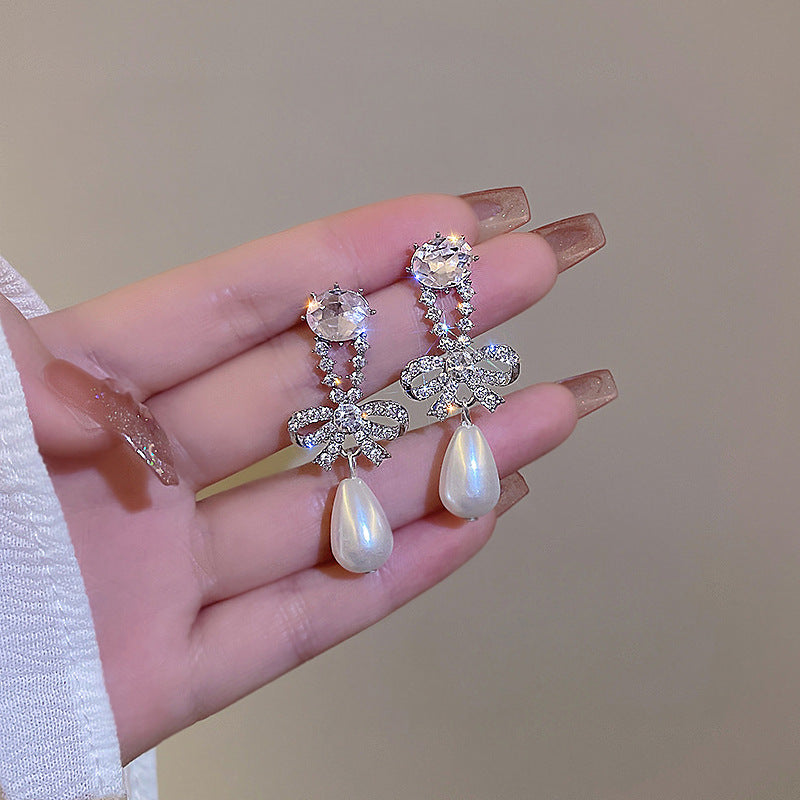 Classic Pearl Earring with Timeless Appeal