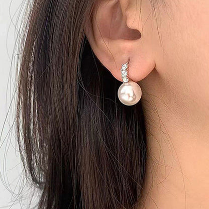 Charming Pearl Earring for Any Occasion