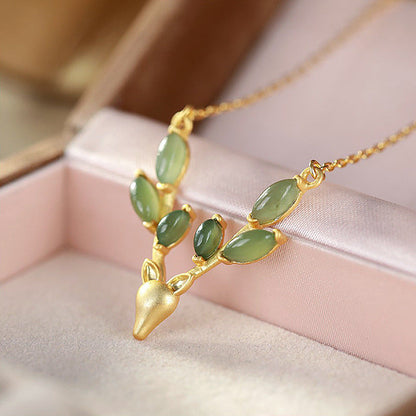Romantic Silver Necklace for Special Moments
