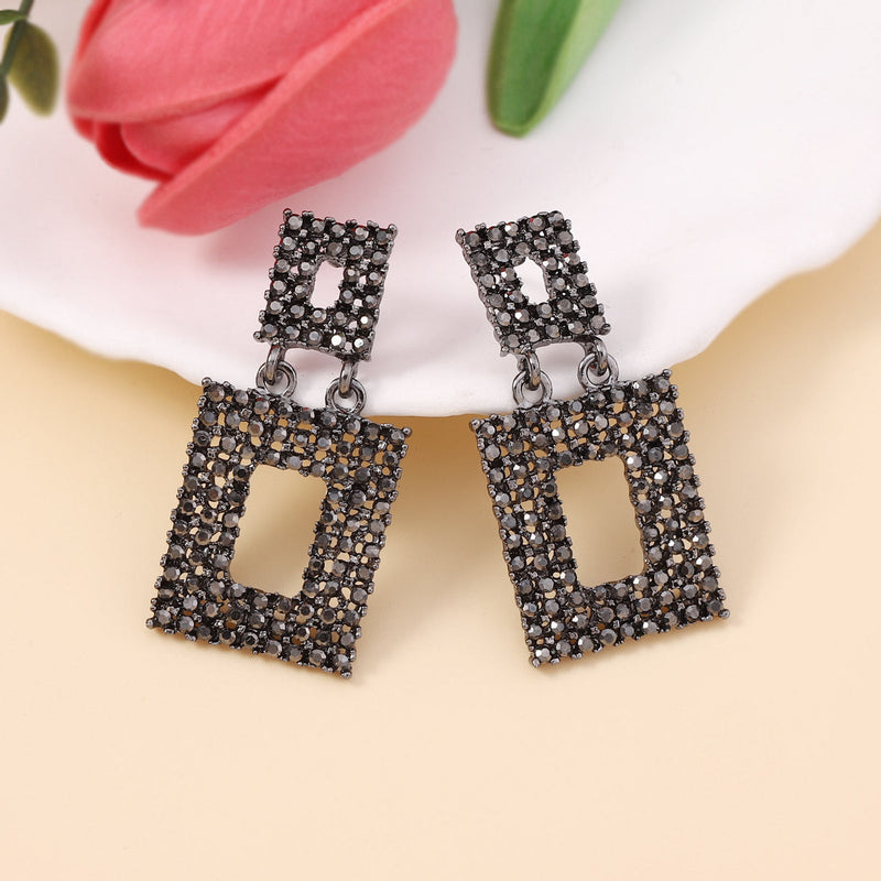 Classic Earring with Timeless Appeal